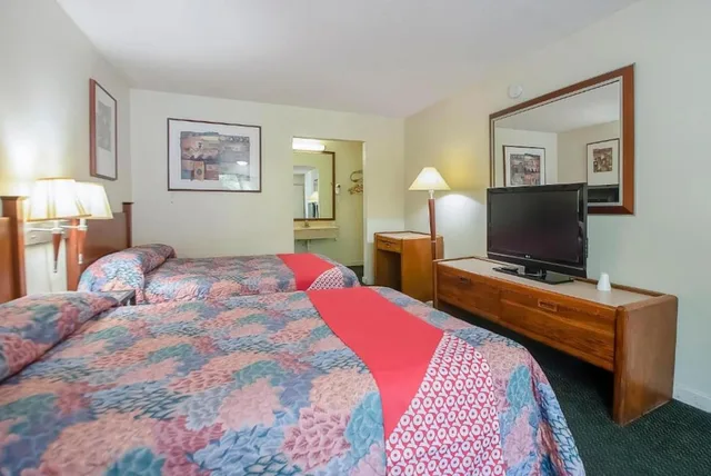 غرفة قياسية بسريرين كوين، Hotel O Daylight Inn Elkhart I-90, IN 3/3