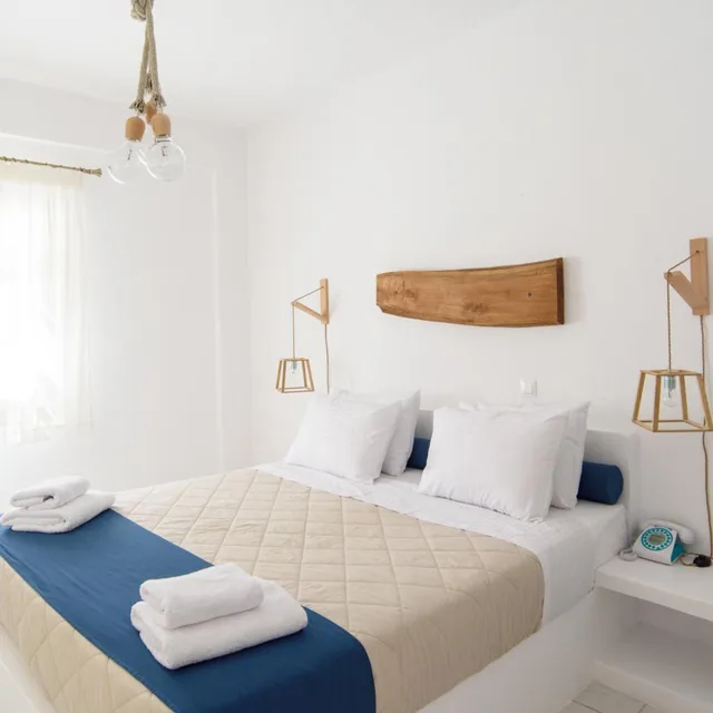 1 Bedroom, Suite, Lateral Side Sea View، Santorini Crystal Blue 1/10