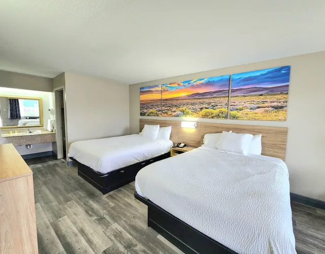 غرفة قياسية بسريرين كوين للمدخنين، Days Inn by Wyndham San Antonio Southeast/Frost Bank Center 4/8