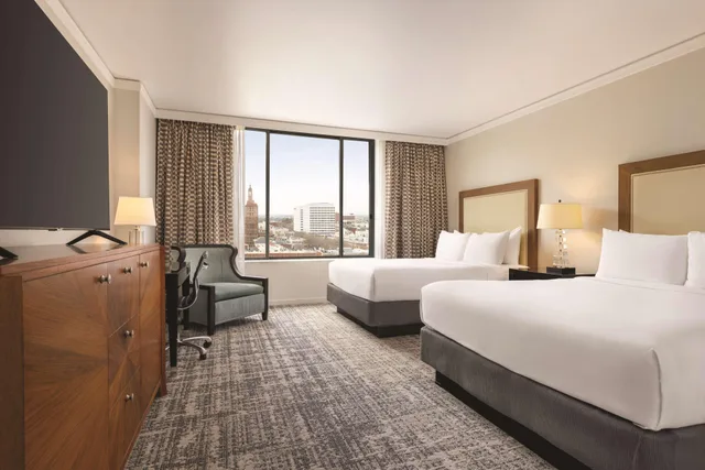Room, 2 Queen Beds, Mountain or City View, Main Tower، Signia by Hilton San Jose (ex. The Fairmont San Jose) 1/5