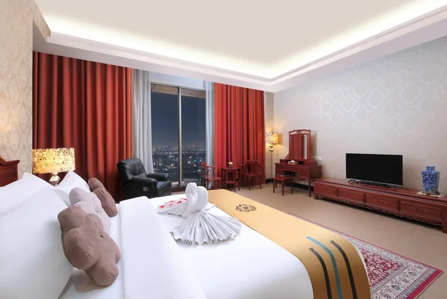 Empire, Mansion, King Bed، Merlynn Park Hotel 2/2