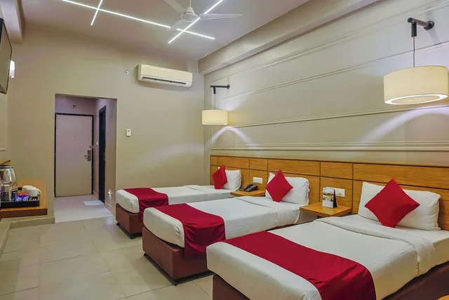 غرفة كلوب بثلاثة أسرّة، Max Hotel Prayagraj 1/10