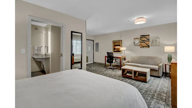 جناح استوديو بسرير كوين لذوي الإعاقة، Staybridge Suites Salt Lake-West Valley City 3/5