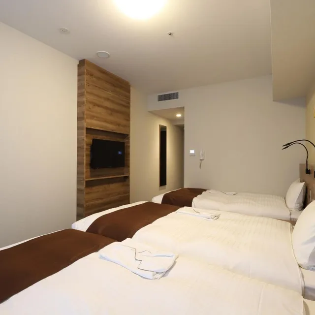 Room, Triple, Smile Hotel Premium Osaka Higashi-Shinsaibashi 4/6