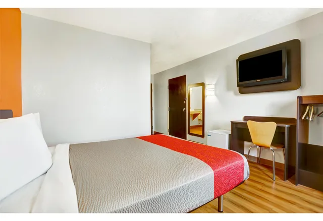 1 Queen Bed - Non-Smoking, Hearing Impaired، Motel6 Benson, AZ 6/8