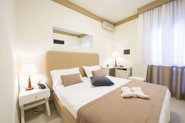 غرفة بسريرين منفصلين بإطلالة على البحر بشرفة، PARK HOTEL MARACAIBO 2/4