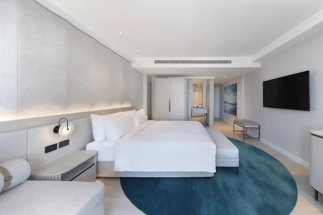 غرفة بسرير كينج بإطلالة على البحر، Jw Marriott Gold Coast Resort Spa 3/8