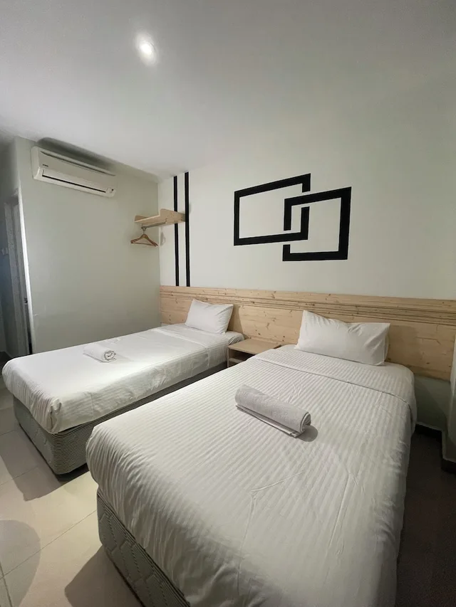 Premier, Twin Beds, No Window، D'or Hotel 3/7