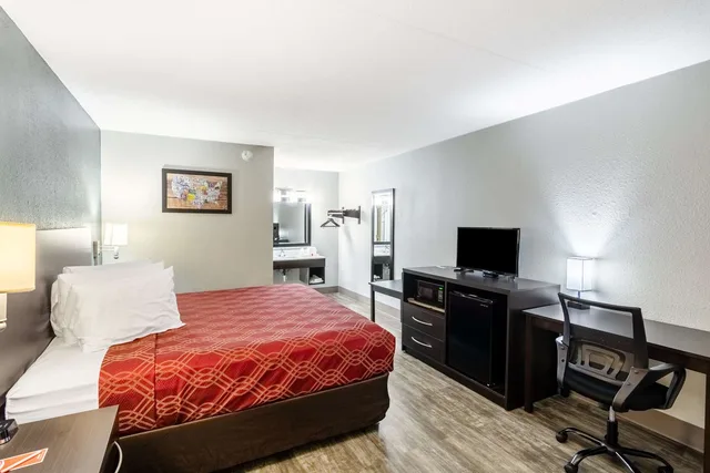 غرفة بسرير كينج، Econo Lodge Crestview South 1/4