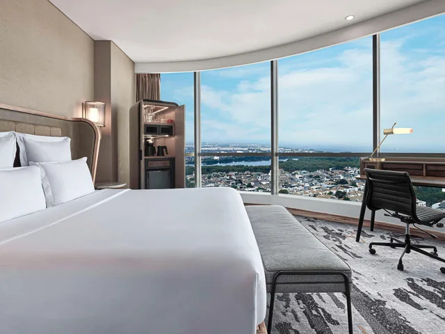 Room, King Bed, Bay View، Swissotel Jakarta PIK Avenue 5/10