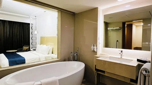 جناح بسرير كينج بمنطقة جلوس، HOLIDAY INN AMRITSAR RANJIT AVENUE 4/5