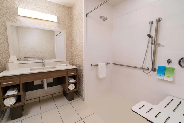 استوديو لذوي الإعاقة، Home2 Suites By Hilton Corona 2/2