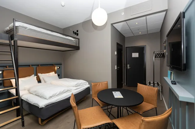 غرفة سوبيريور ثلاثية بسرير مزدوج وسريرين منفصلين، Comfort Hotel Borsparken 2/2