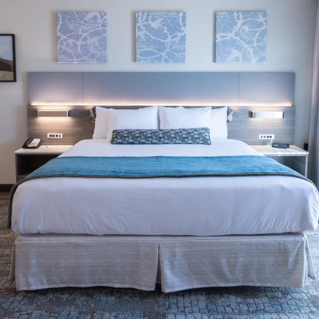 Junior Suite, Blue Lake Casino Hotel 2/4