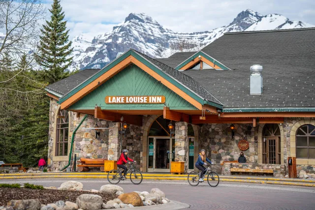 غرفة بإطلالة على الحديقة، Lake Louise Inn 1/1
