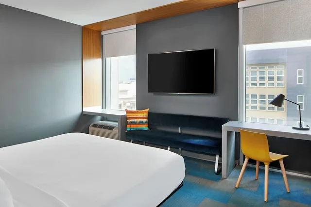 Room, 2 Queen Beds, Accessible, Aloft Austin at The Domain 3/7