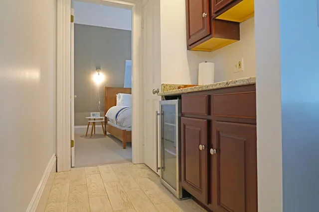 جناح جونيور بسرير كينج مع أريكة، The Hotel Marblehead 3/3