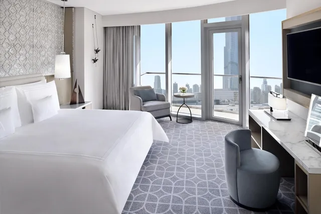 غرفة كلوب بريميير بسريرين منفصلين بإطلالة على المدينة، Kempinski Central Avenue Dubai 1/6