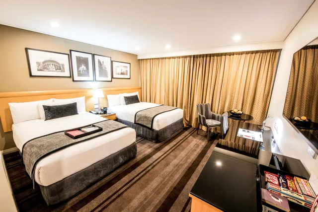 غرفة ديلوكس رباعية بسريرين مزدوجين، RYDGES WORLD SQUARE 2/7