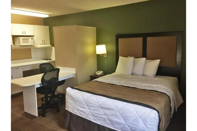 جناح بسرير كينج بمطبخ لذوي الإعاقة، Studio 6 Extended Stay Rochester Greece NY 1/10