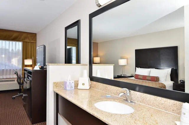 غرفة قياسية بسرير كوين لذوي الإعاقة، Best Western Inn Of Vancouver 9/10