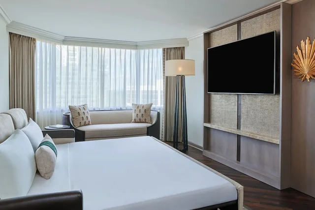 جناح بسرير كينج بغرفة نوم واحدة مع أريكة، The Whitley A Luxury Collection Hotel Atlanta Buckhead 2/4