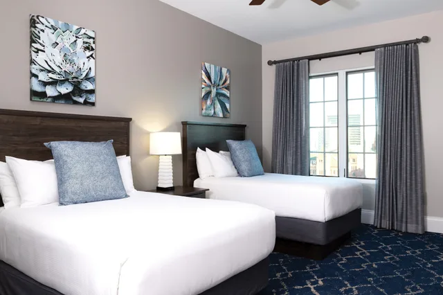شقة سكنية قياسية بسريرين مزدوجين وسرير كينج بغرفتي نوم مع أريكة بمطبخ، Club Wyndham La Cascada 3/10