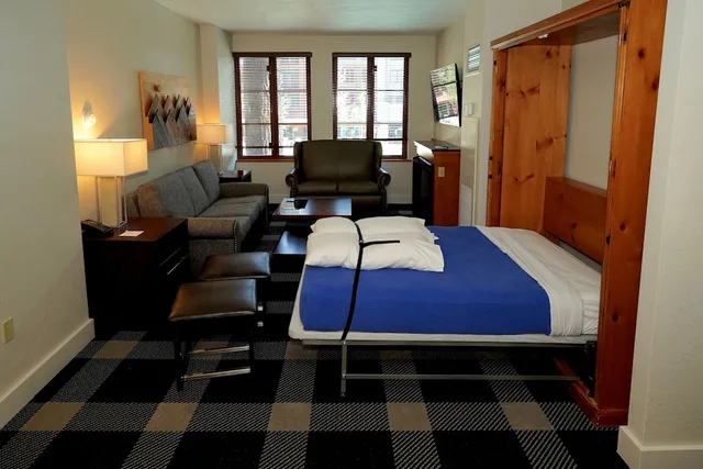 1 Bedroom, Villa, King Bed, Murphy Bed, Sofa, Kitchen، Heavenly Village Condos 2/3