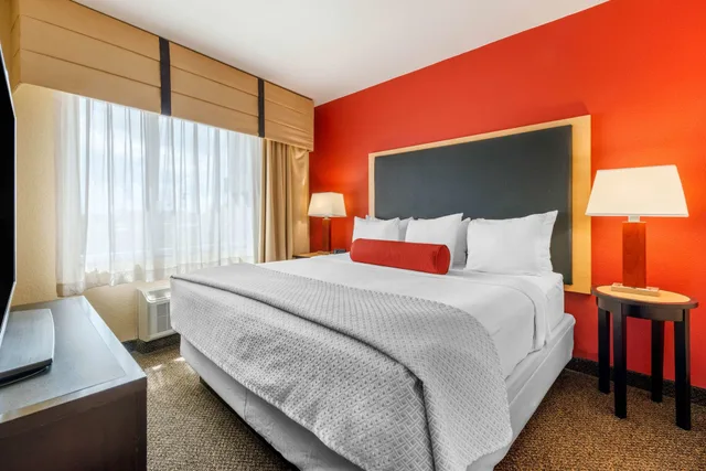 Suite, 2 King Beds, Cambria Hotel Ft Lauderdale Airport South Cruise Port 1/10