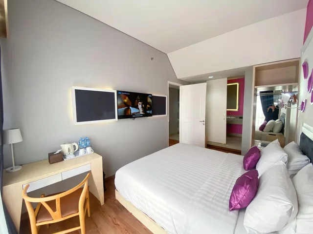 جناح جونيور، Shakti Hotel 3/10