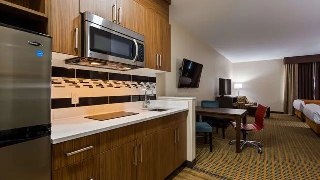 غرفة رباعية بسريرين كوين، Best Western Plus Hinton Inn and Suites 10/10