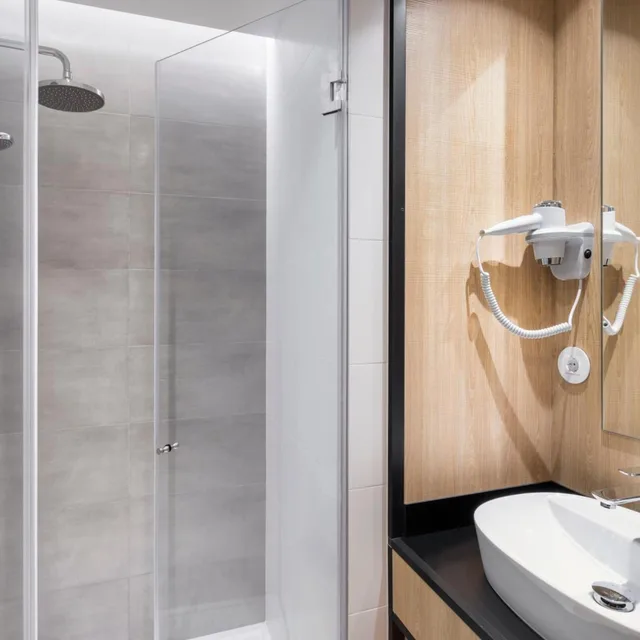 Deluxe, Double Bed, B&B HOTEL Guimaraes 7/7