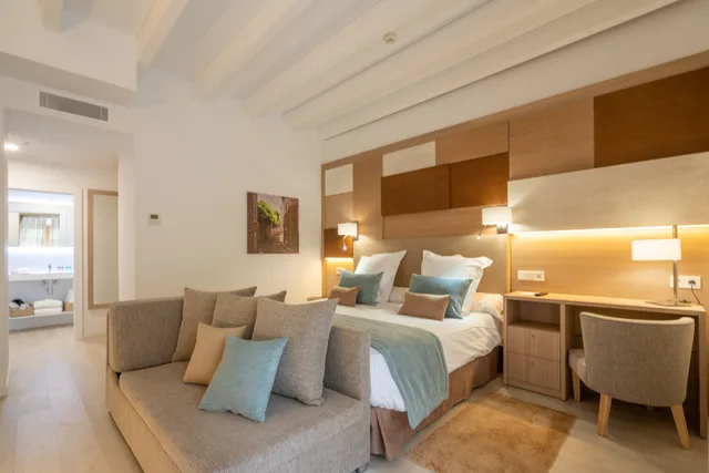 جناح جونيور بإطلالة على المدينة، Soller Plaza 3/6