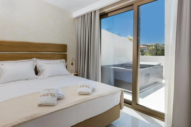 Executive, Suite, Partial Sea View, Laguna Resort 1/1