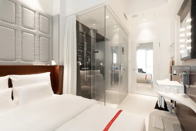 Ruby Lilou Hotel Marseille by IHG، Marseille 03 5/42