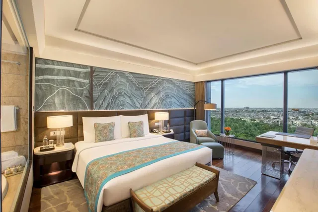 Executive, Suite, Double Bed, The Leela Ambience Convention Hotel Delhi 1/1
