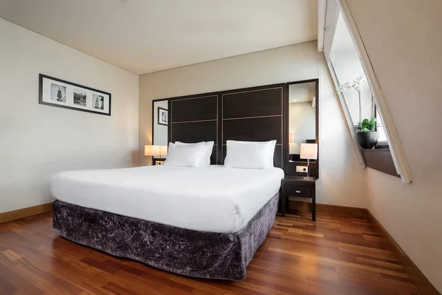 Room, Triple, 1 Double and 1 Single Bed, Eurostars Das Artes 1/10