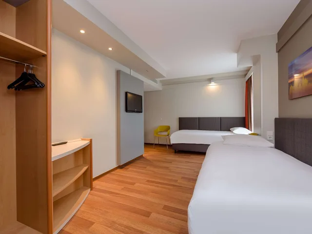 غرفة قياسية بسريرين منفصلين، Ibis Wuerzburg City 1/8