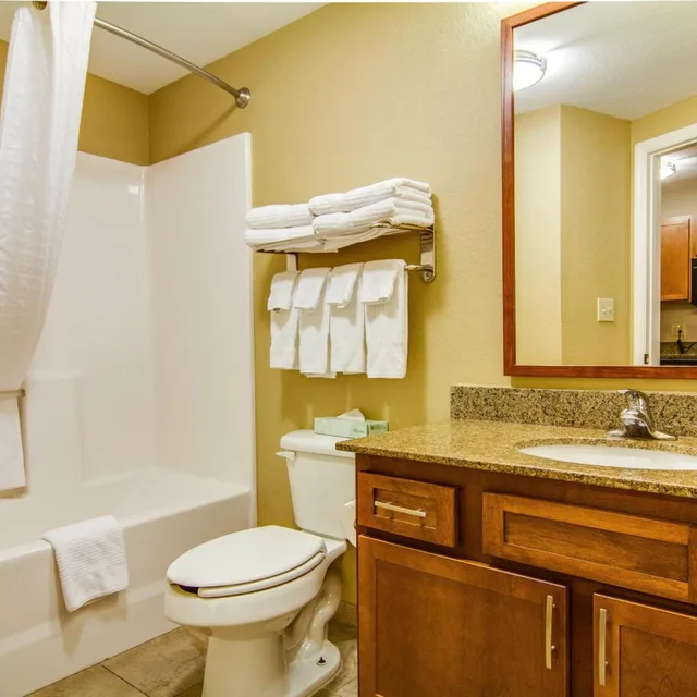 جناح بسريرين مزدوجين لذوي الإعاقة، Candlewood Suites Jacksonville East Merril Road 2/3