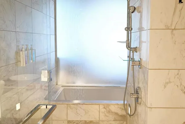 جناح بسرير كينج بشرفة، StripSuite Palms Place BALCONY Hotel,Resort & Casino - NO RESORT FEE 4/4