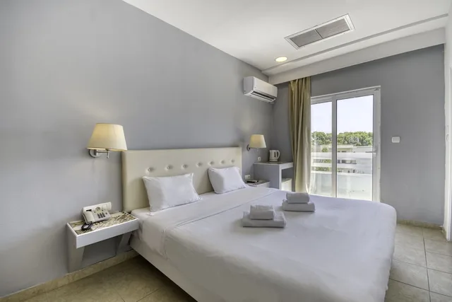 Room, Double Bed, French Balcony، Astron Hotel 2/7