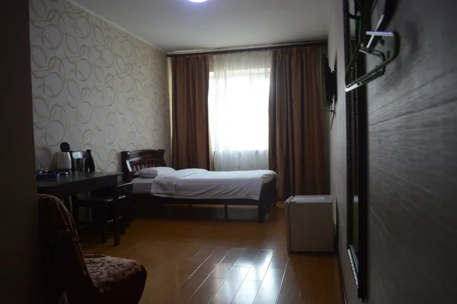غرفة قياسية رباعية بأربعة أسرّة بغرفة نوم واحدة، Land Hotel 2/3