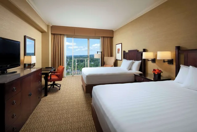 غرفة بسرير كوين وسرير مزدوج لذوي الإعاقة، Hyatt Regency Bellevue 2/3