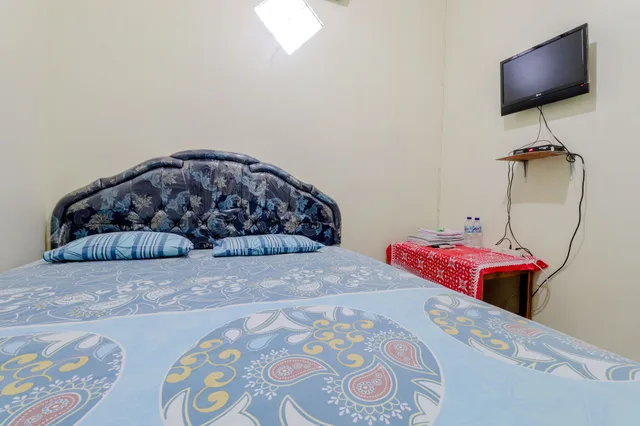 Standard, King Bed, Penginapan Barokah by ZUZU 10/10