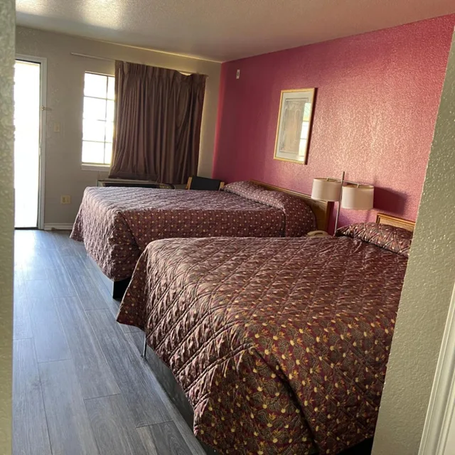 غرفة بسرير كوين، Country Inn Motel 7/10