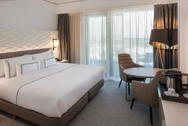 The Level, Premium, King Bed, Skyline View, Executive Lounge Access، MELIA FRANKFURT CITY 2/5