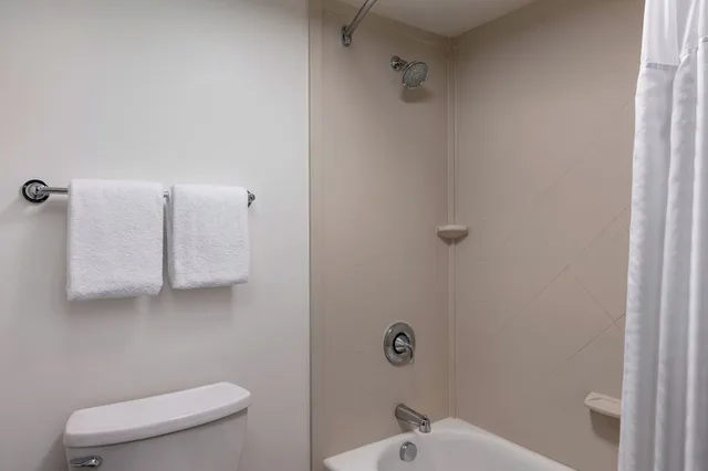 غرفة قياسية بسرير فردي، Comfort Inn & Suites Wadsworth OH 2/3