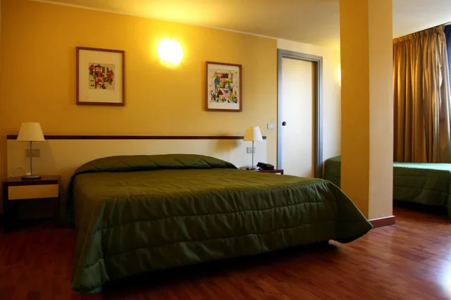 غرفة قياسية ثلاثية، Cristal Hotel Palermo 2/10