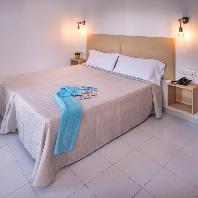 غرفة بسرير مزدوج بإطلالة على المدينة، Sorrabona Hotel 1/8