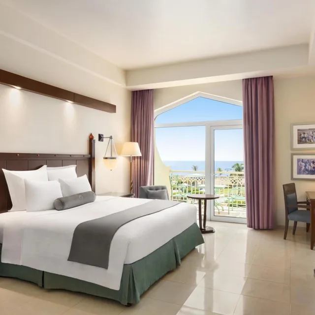 Room, King Bed, Pool and Ocean View، Wyndham Garden Salalah Mirbat 1/5